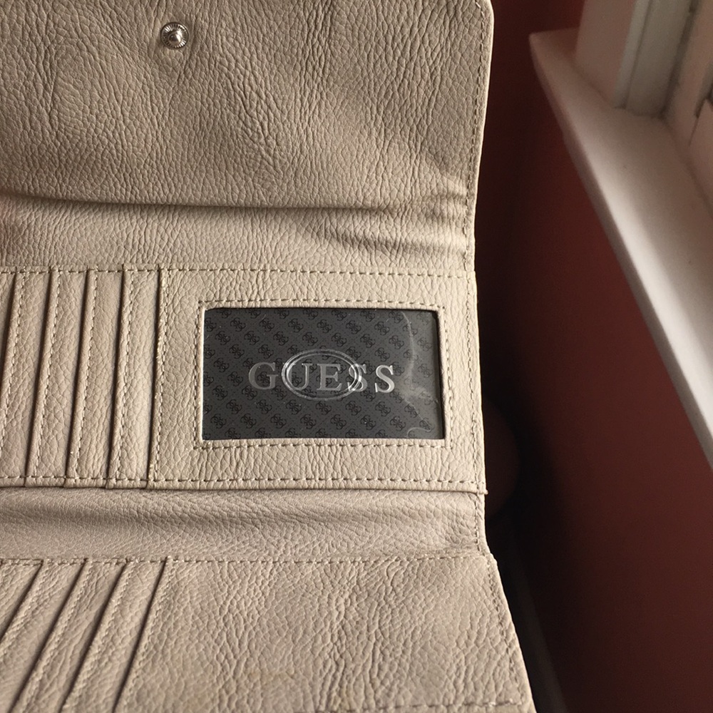 GUESS WALLET - Picture 2 of 3